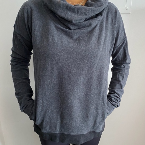 lululemon athletica Tops - Lululemon turtleneck sweatshirt